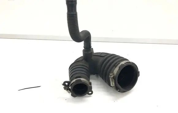 Audi A6 S6 C6 4F Turbo air intake inlet pipe/hose 4F0129615E