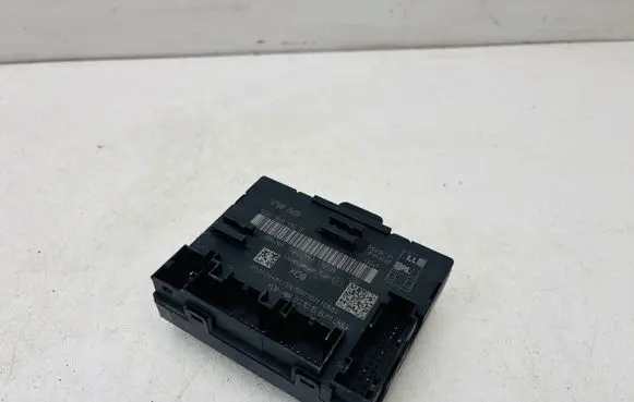 Skoda Superb B8 (3V) Door control unit/module 5Q0959592E 5Q0959592B
