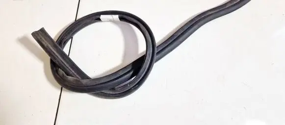 Skoda Superb B6 (3T) Engine compartment rubber 3t0823723b