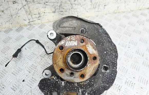 Mini One - Cooper F56 F55 Front wheel hub 6850413