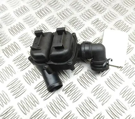 Porsche 911 991 Engine mount vacuum valve 99111001570