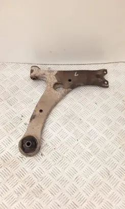 Toyota Avensis T250 Front lower control arm/wishbone