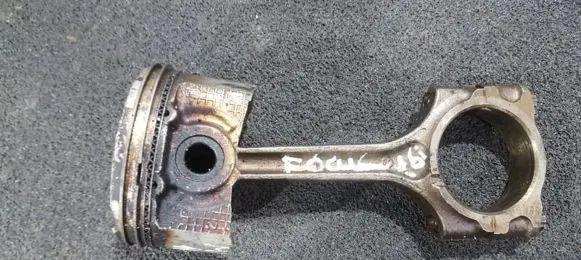 Ford Focus Piston with connecting rod