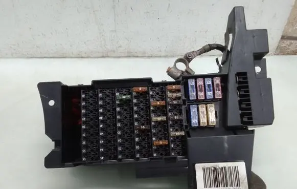 Mercedes-Benz B W245 Fuse module 1695451740