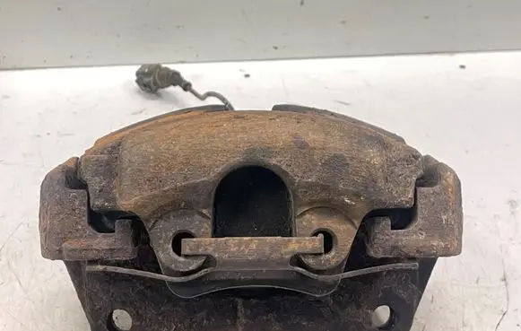 Volkswagen Touareg I Front brake caliper