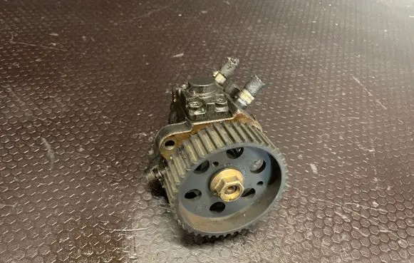 Opel Zafira B Fuel injection high pressure pump 0445010156 0055206679 8862532