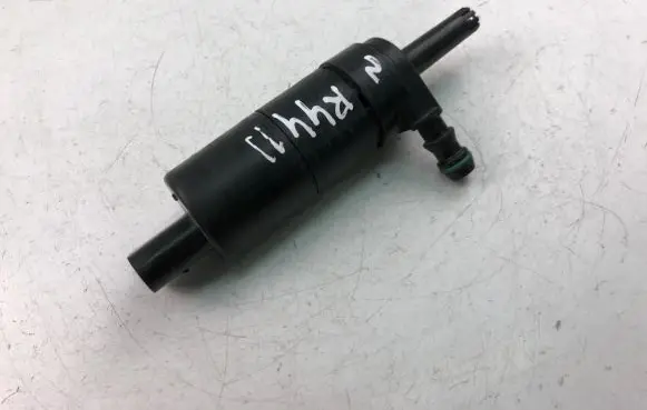 Audi A3 S3 8P Windscreen/windshield washer pump 3B7955681