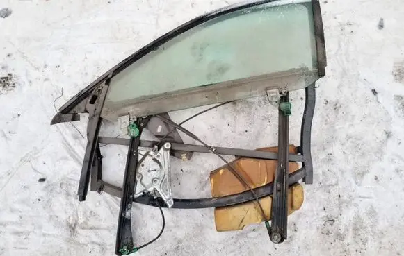 Audi A4 S4 B5 8D Front door window/glass frame 8D0837753