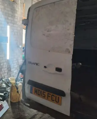 Renault Trafic III (X82) Rear door