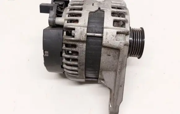 Mercedes-Benz CLA C117 X117 W117 Generator/alternator A0009063322