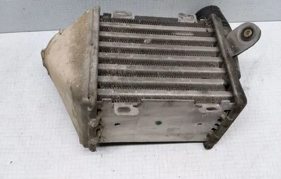 Volkswagen Golf III Intercooler radiator 1H0145805A 07273950000AKG