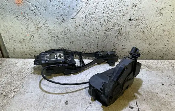 Volvo S60 Front door lock A046465 31301737