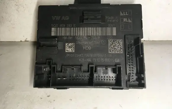 Volkswagen Touran III Door control unit/module 5Q0959393B 5Q0959303E