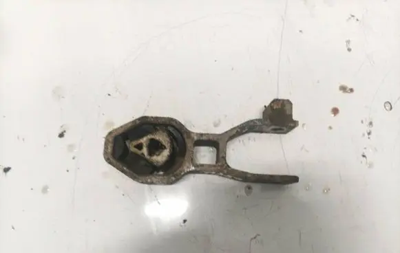 Fiat Grande Punto Engine mount bracket