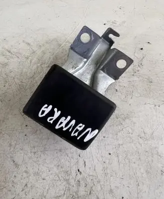 Nissan Navara D40 Engine bonnet (hood) release handle 11318702