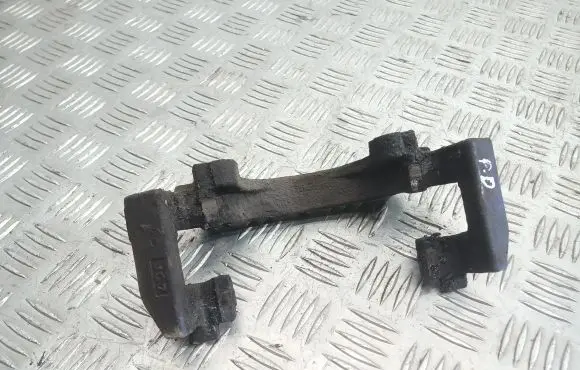BMW 1 E81 E87 Front Brake Caliper Pad/Carrier 