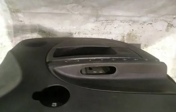 Chevrolet HHR Front door card panel trim