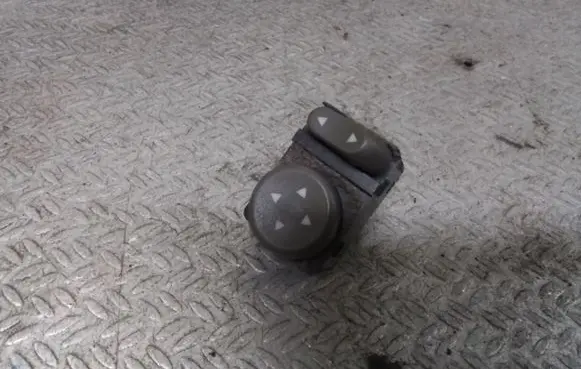 Fiat Idea Wing mirror switch B569