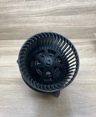 Ford Focus Heater fan/blower NRF2002083