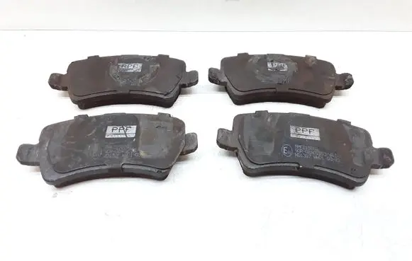 Volvo V70 Brake pads (rear) 