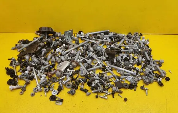 MG MG5 II Nuts/bolts 
