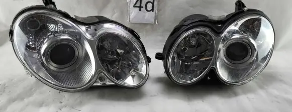 Mercedes-Benz CLK A209 C209 Headlight/headlamp A2098201561