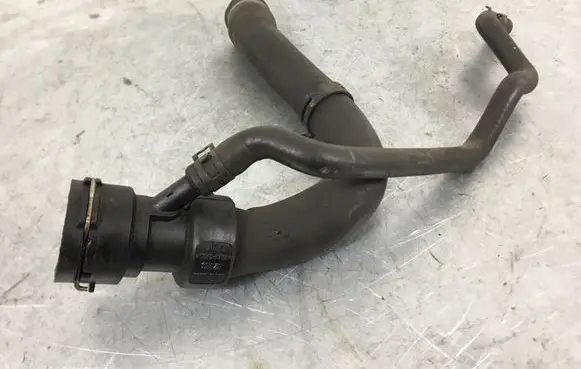 Audi A4 S4 B7 8E 8H Engine coolant pipe/hose 8E0122044B