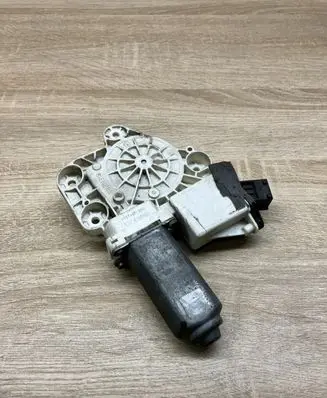 Opel Vectra C Rear door window regulator motor 24414776 106155