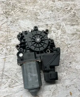 Audi A6 S6 C4 4A Front door window regulator motor 0536001402