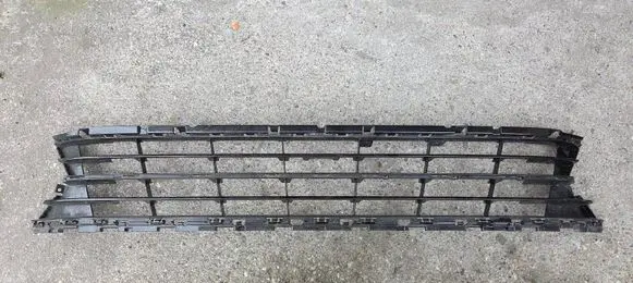 Volkswagen PASSAT B8 Front bumper lower grill 3G0853677K