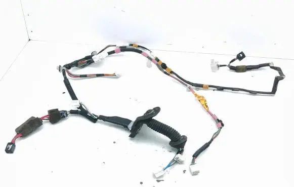 Lexus GS 300 350 430 450H Front door wiring loom 8215130A80