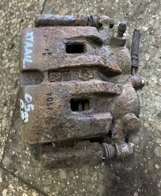 Nissan X-Trail T30 Front brake caliper