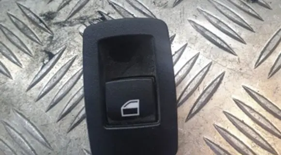 BMW 1 F20 F21 Electric window control switch 9208106