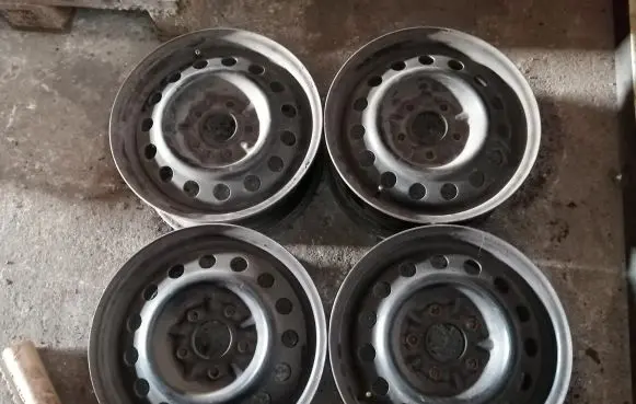 Hyundai Trajet R15 steel rim 