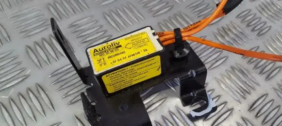 Peugeot 405 Airbag deployment crash/impact sensor 9620962480 550306600