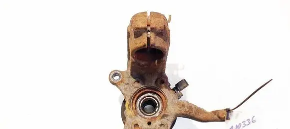 Front wheel hub