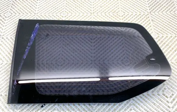 Toyota Land Cruiser (FJ75) Rear door window glass 