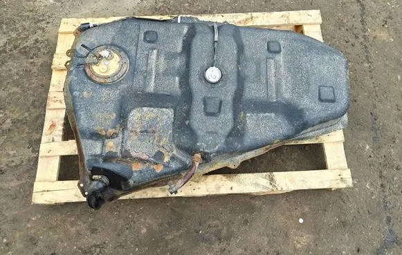 Toyota Corolla Verso E121 Fuel tank 