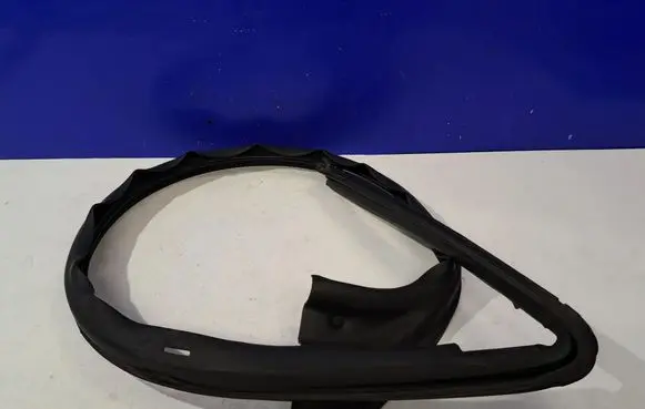 Jaguar F-Type Rubber seal front door (on door) 152CZ03 152CZ03R1