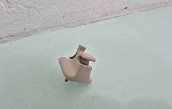 Volkswagen Tiguan Sun visor clip/hook/bracket 