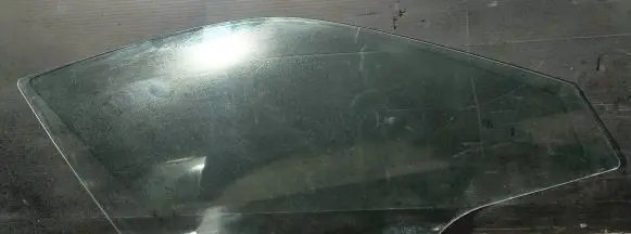 Mazda 323 F Front door window glass four-door 43R008577 1971993