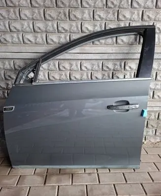 Chevrolet Cruze Front door
