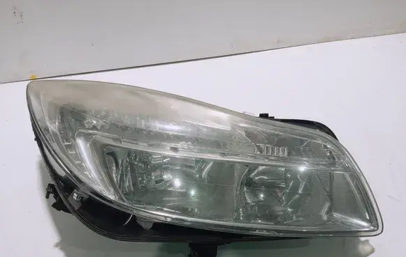 Opel Insignia A Headlight/headlamp 13226781 1LJ00963004
