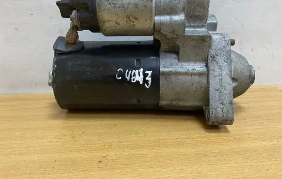 Renault Captur Starter motor 233001073R C4643