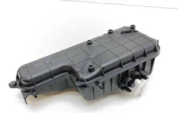 Vacuum air tank