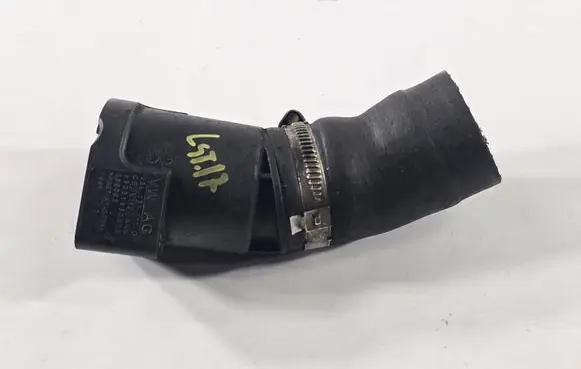 Audi A1 Turbo air intake inlet pipe/hose 03L131111G