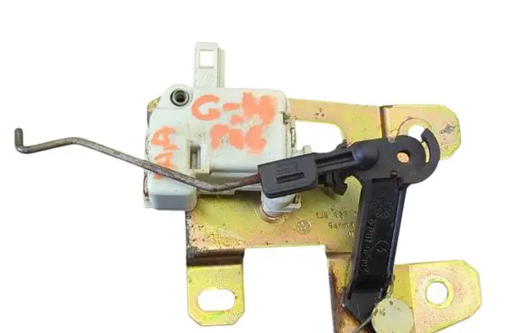 Volkswagen Golf IV Tailgate boot lock/latch motor 1J9827425