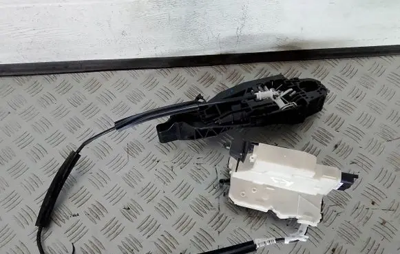 Toyota Proace Front door lock 