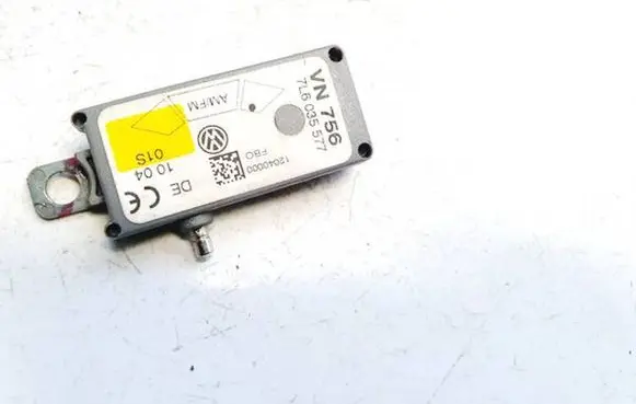 Volkswagen Touareg I Antenna control unit 7l6035577