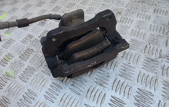 Front brake caliper